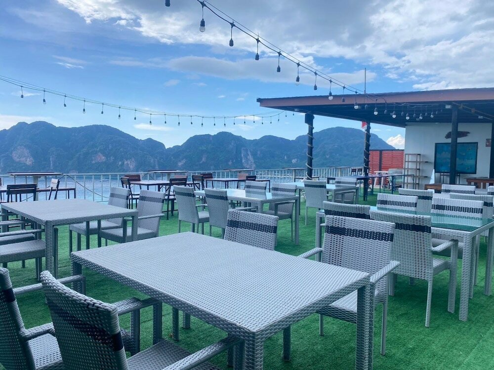 Фото Phi Phi Mountain Beach Resort