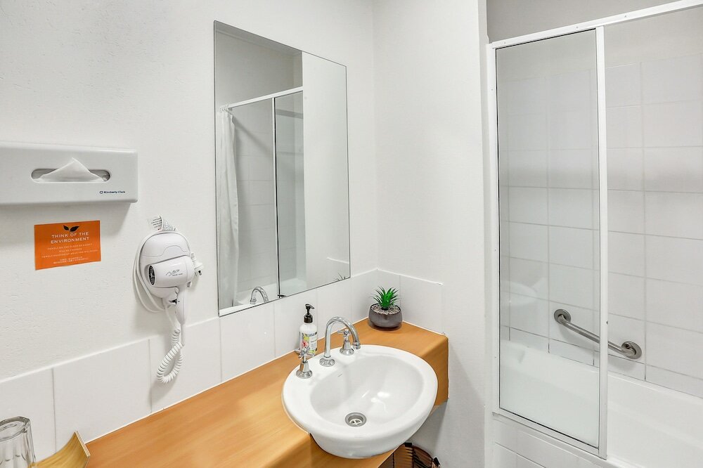 Фото Coral Tree Inn