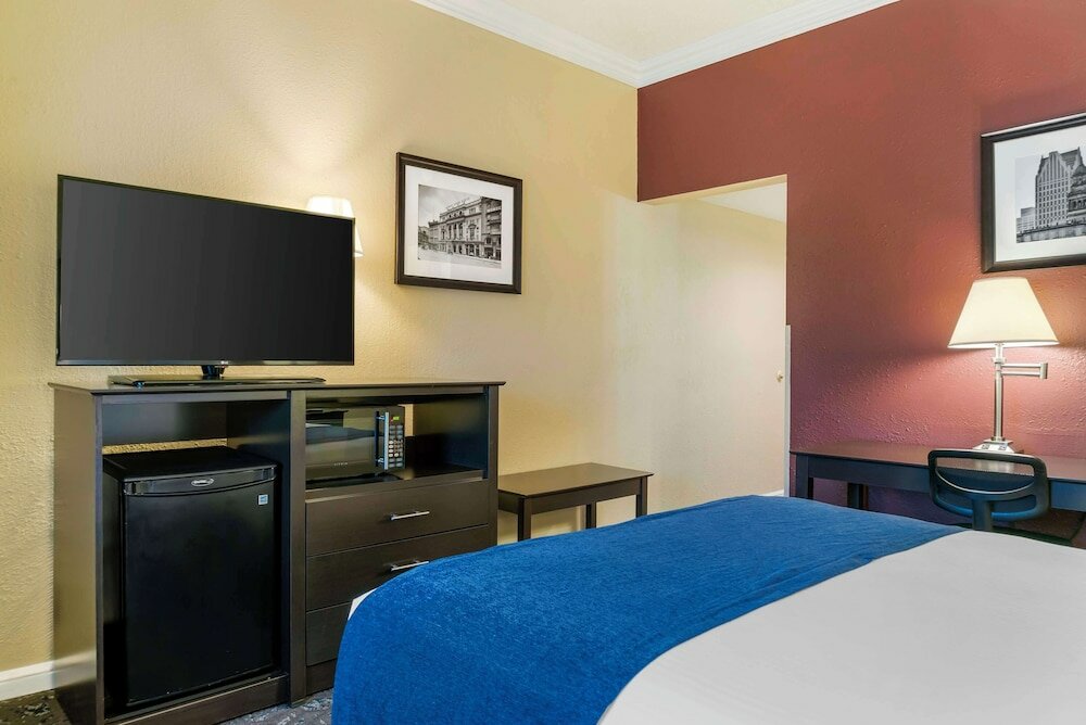 Фото Best Western Greenfield Inn