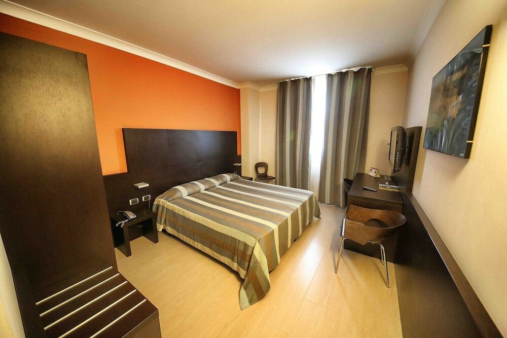 Фото Vercelli Palace Hotel
