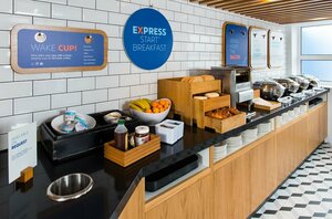 Гостиница Holiday Inn Express Cardiff Bay, an Ihg Hotel