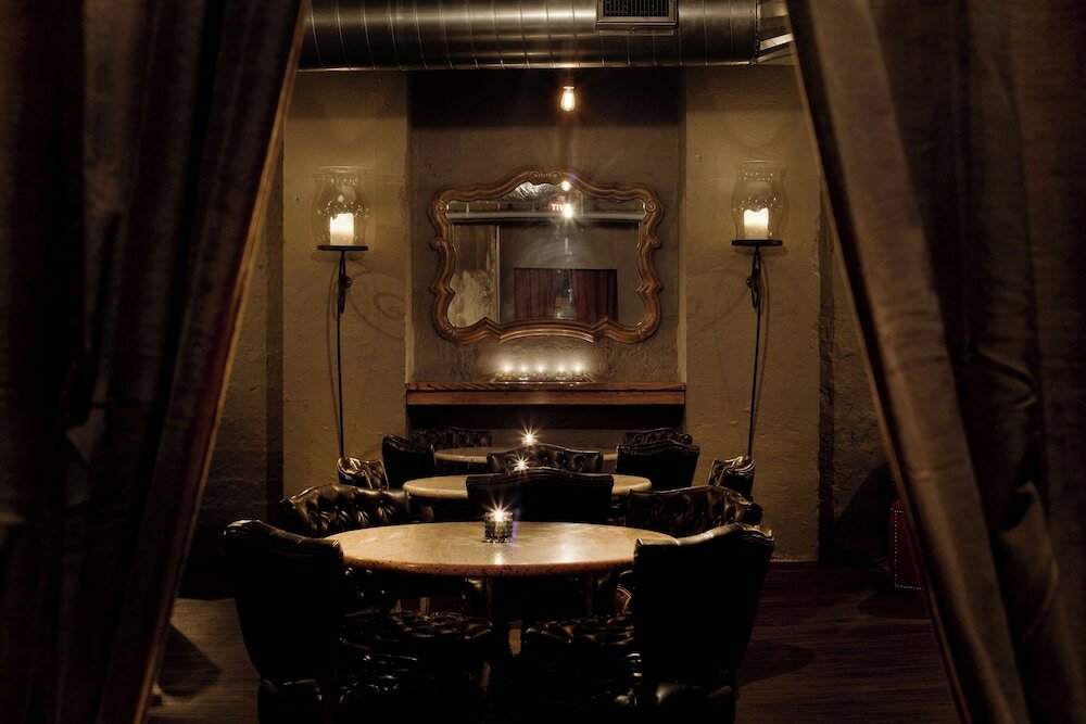 Фото Ambassador Hotel Wichita, Autograph Collection