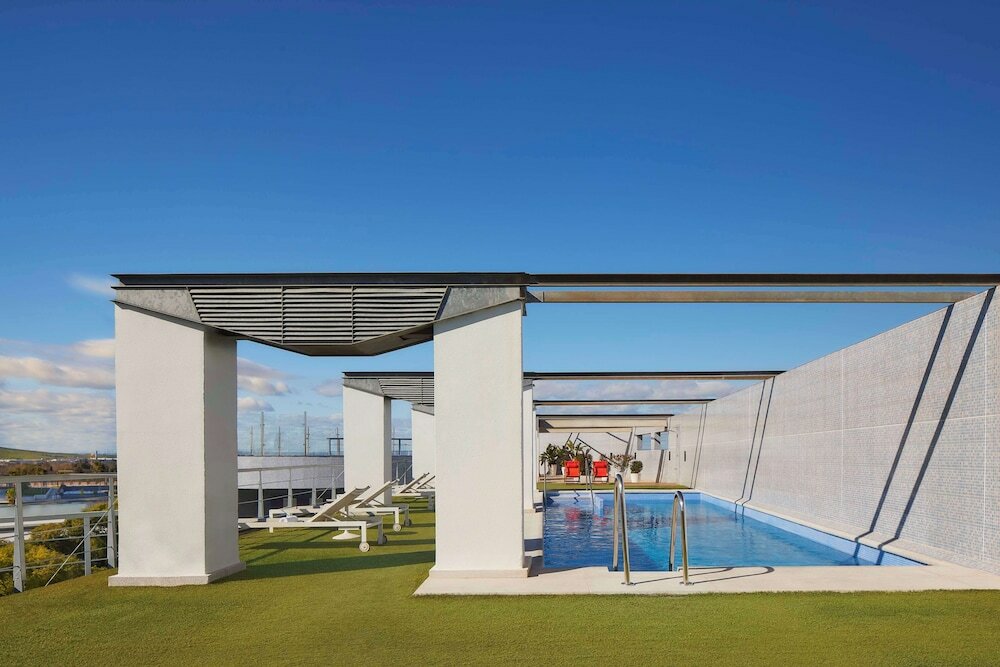 Фото NH Sevilla Plaza de Armas