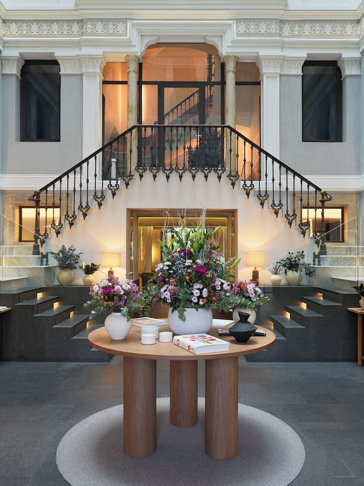 Фото H10 Urquinaona Plaza