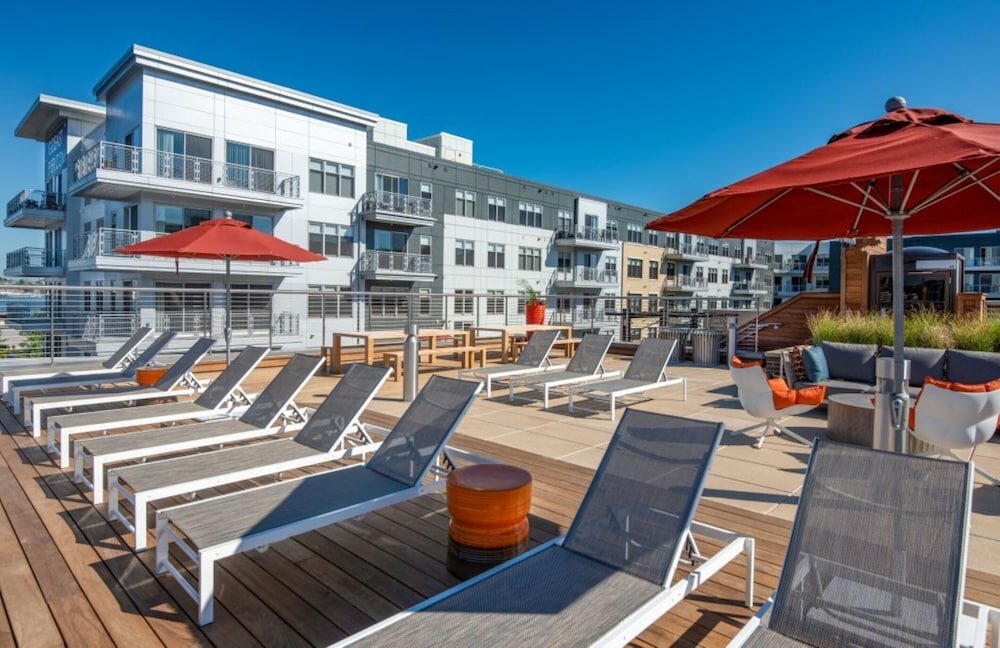 Фото Global Luxury Suites East Boston