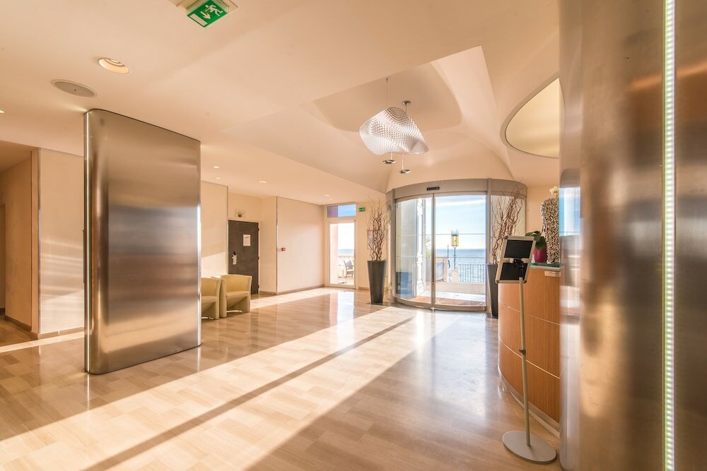 Фото Le Saint Paul Hotel