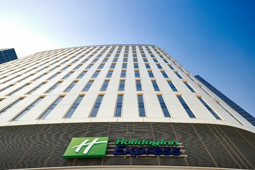 Внешний вид отеля Holiday Inn Express Warsaw  The HUB в Варшаве, фото 1