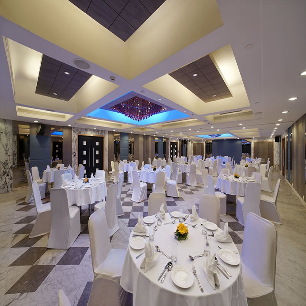 Фото Radha Regent