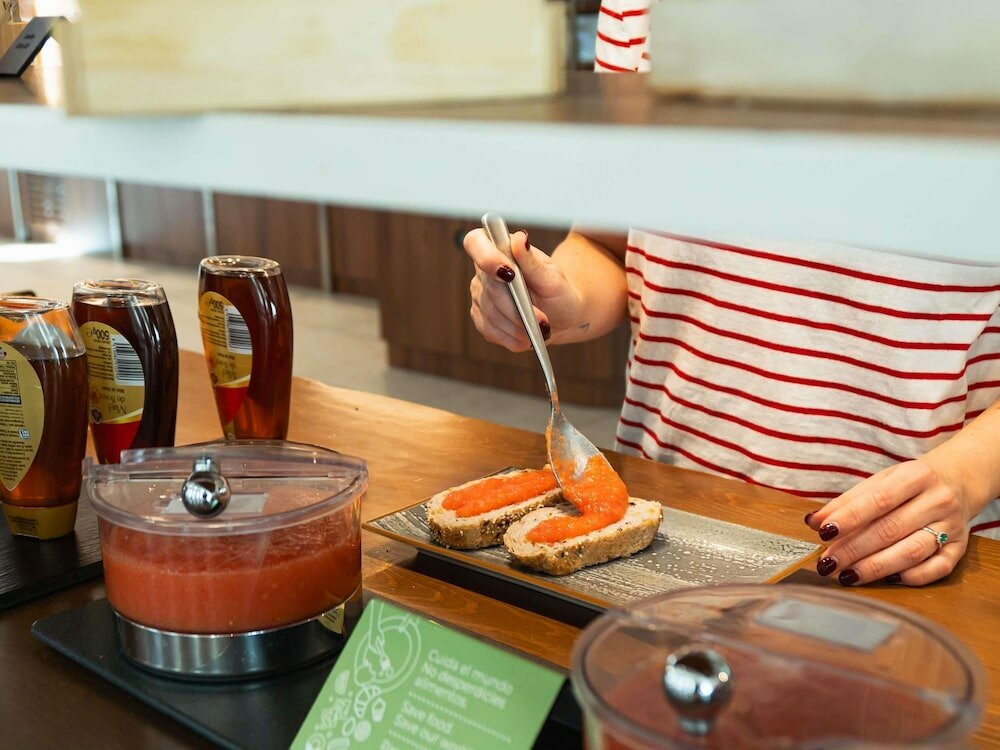 Фото ibis Styles Sevilla City Santa Justa