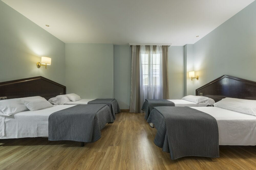 Фото Hotel Porcel Navas