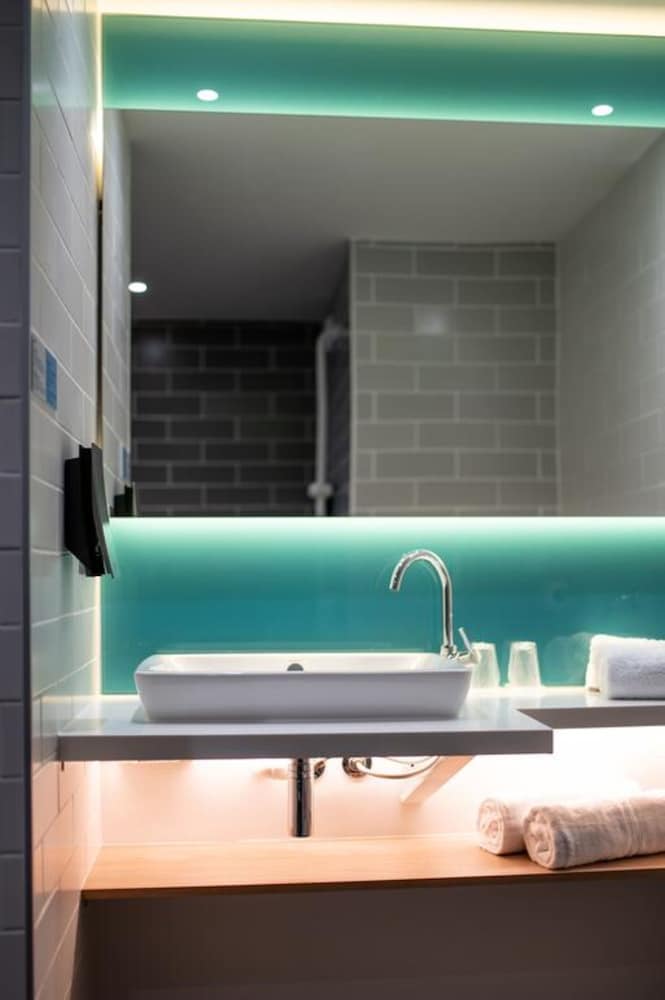 Фото Holiday Inn Express Arcachon La Teste by Ihg