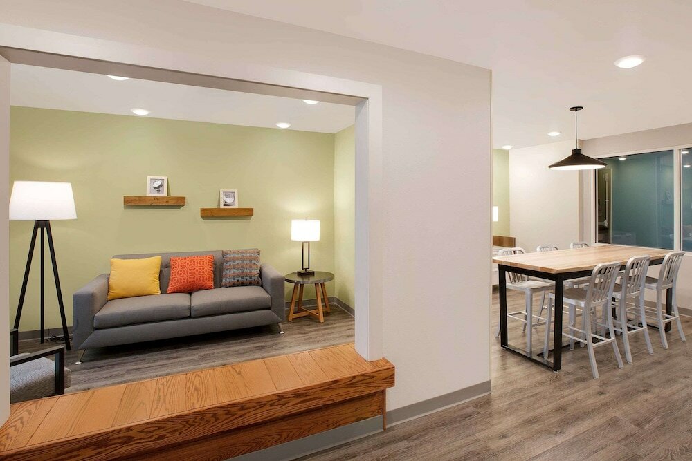 Фото WoodSpring Suites Plano - North Dallas