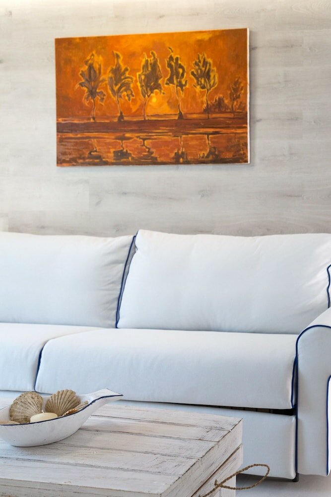 Фото White Pearls Luxury Suites - Adults Only