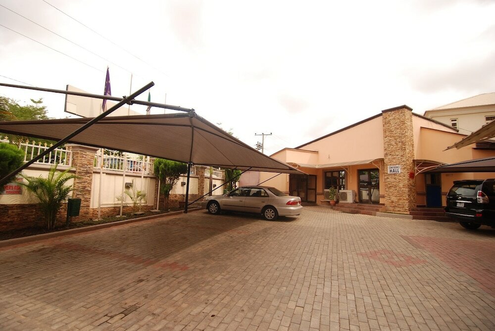 Фото Trafford Hotel