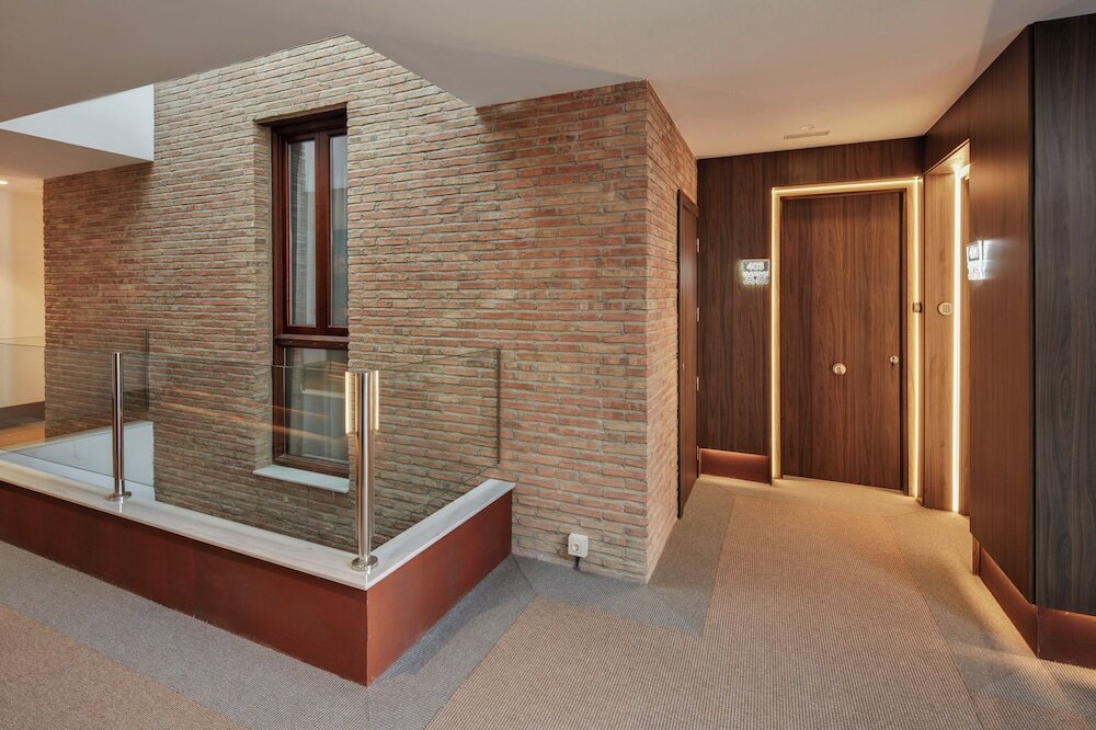 Фото Sercotel Granada Suites