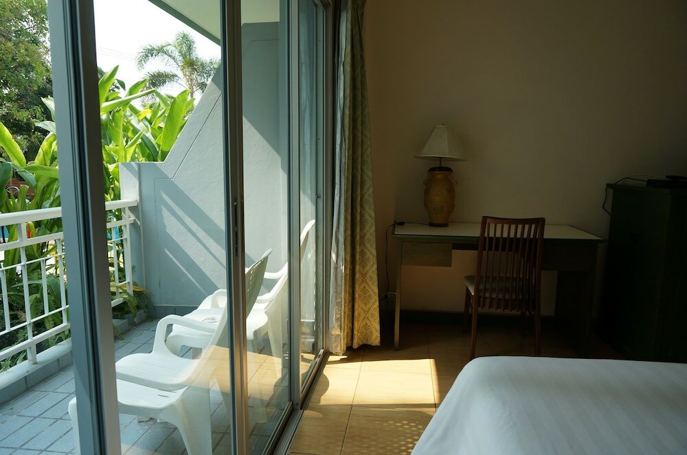 Фото Baan Suksiri Hotel