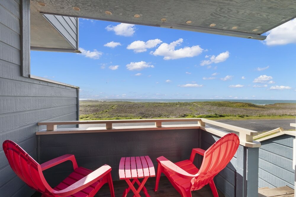 Фото Surf & Sand Lodge