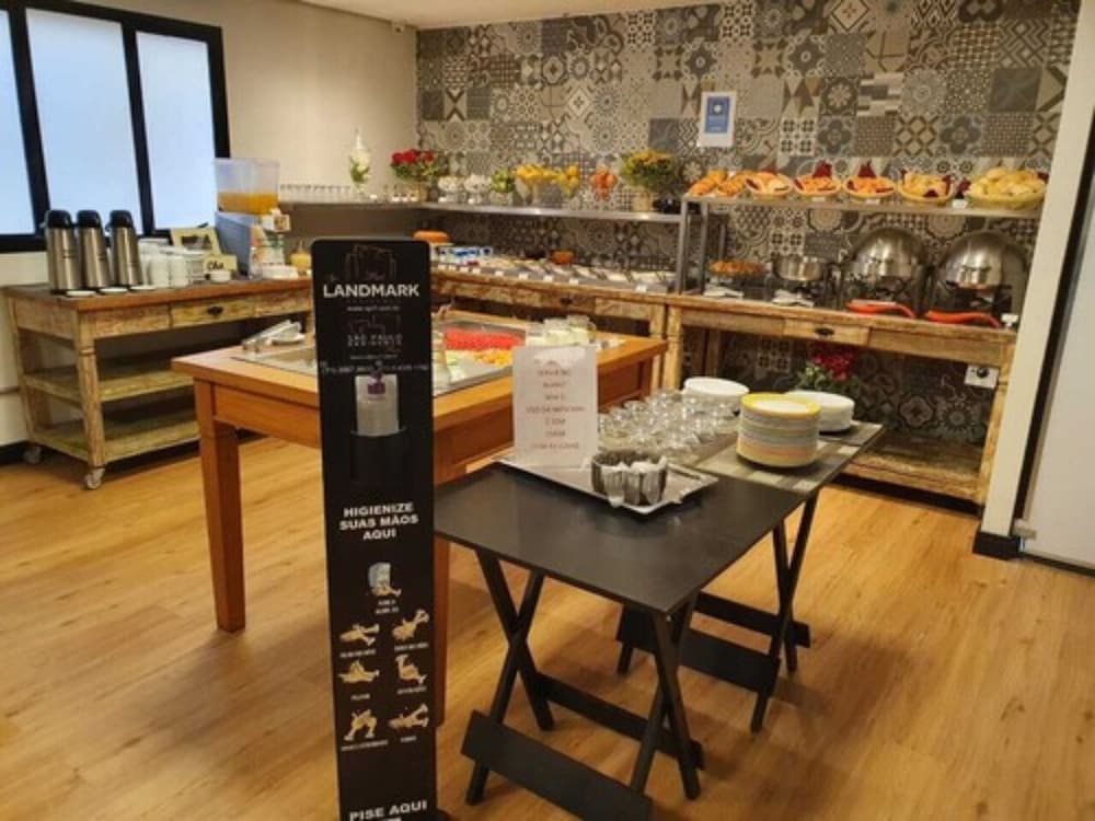 Фото The Landmark Residence - Oficial