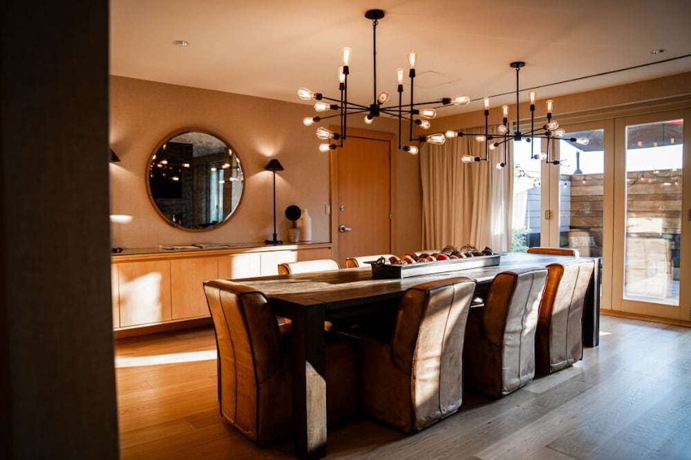 Фото J House Greenwich