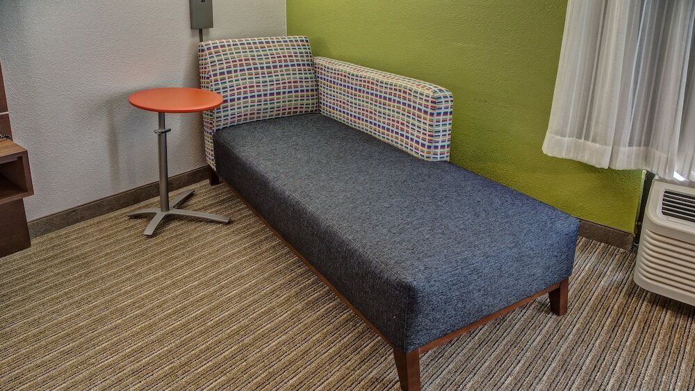 Фото Holiday Inn Express Memphis Medical Center Midtown, an Ihg Hotel