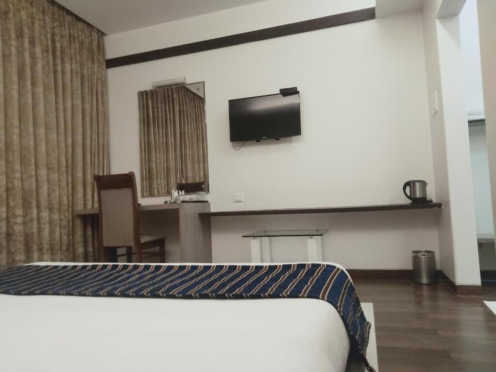 Фото Hotel Udayanraje Palace