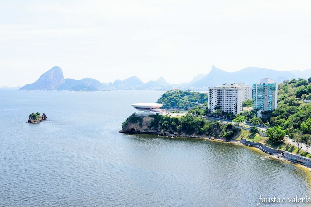 Фото H Niteroi Hotel