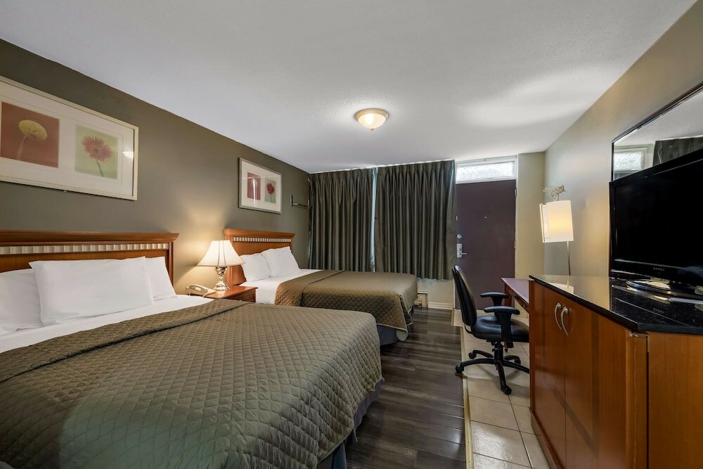 Фото Knights Inn Burlington, On