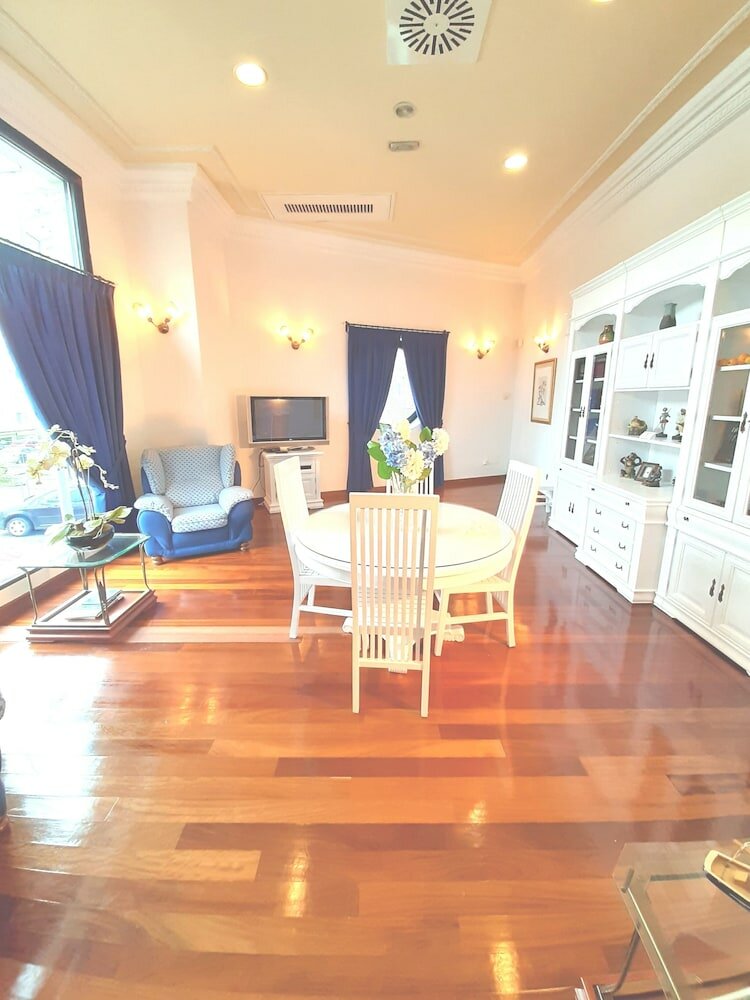 Фото Hotel Nueva Plaza