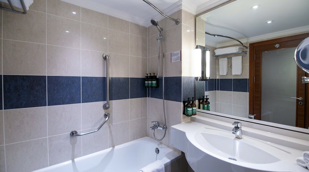 Фото Crowne Plaza Amman, an Ihg Hotel