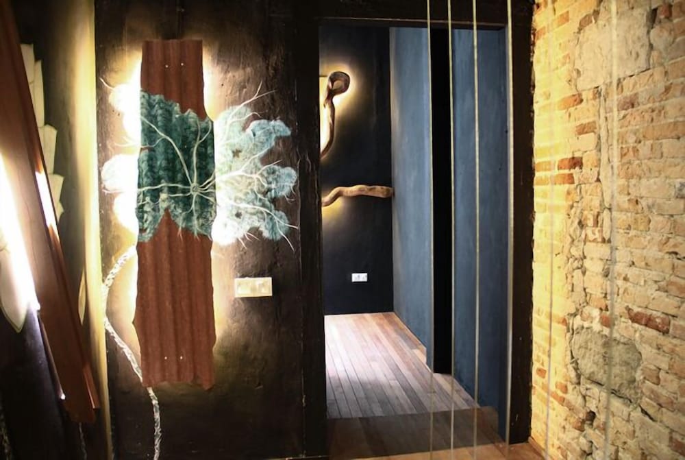 Фото The Happy 8 Retreat @ Old Town