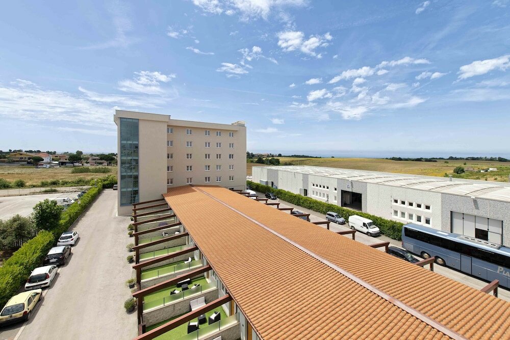 Фото отеля 3