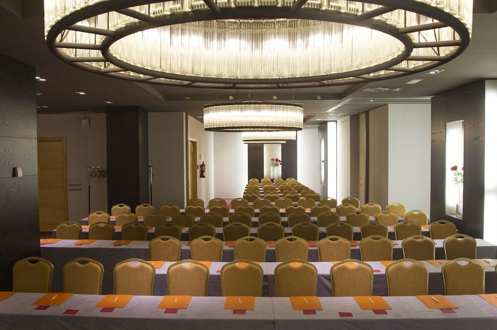 Фото Hotel Silken Coliseum