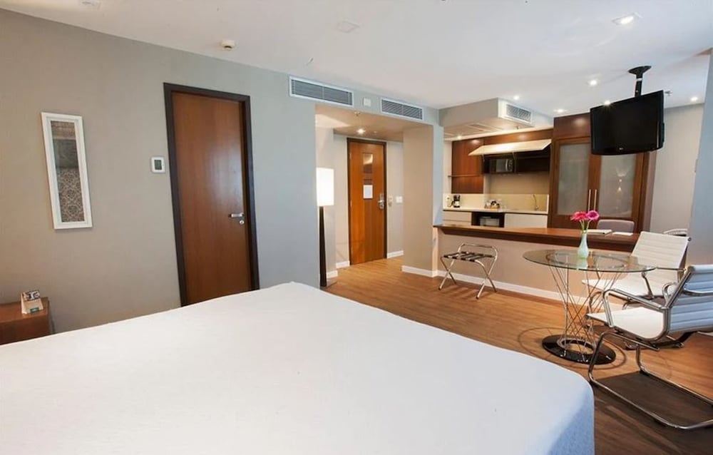 Фото Bourbon Ibirapuera Convention Hotel