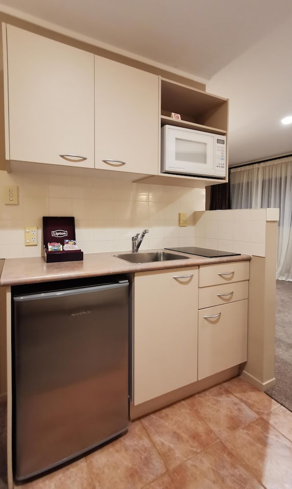 Фото Cornwall Park Motor Inn