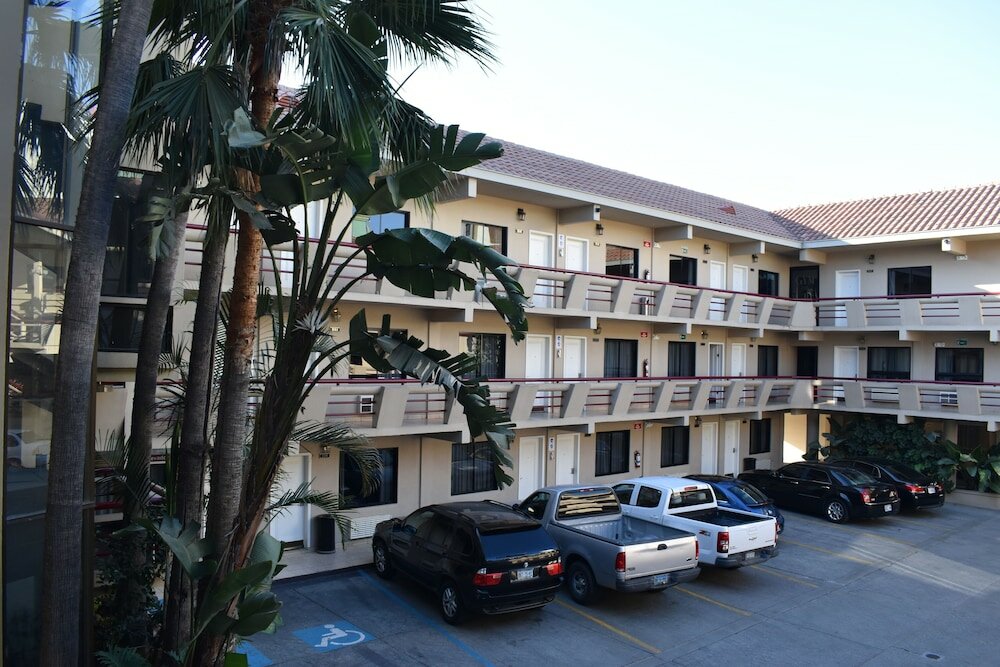 Фото отеля 1