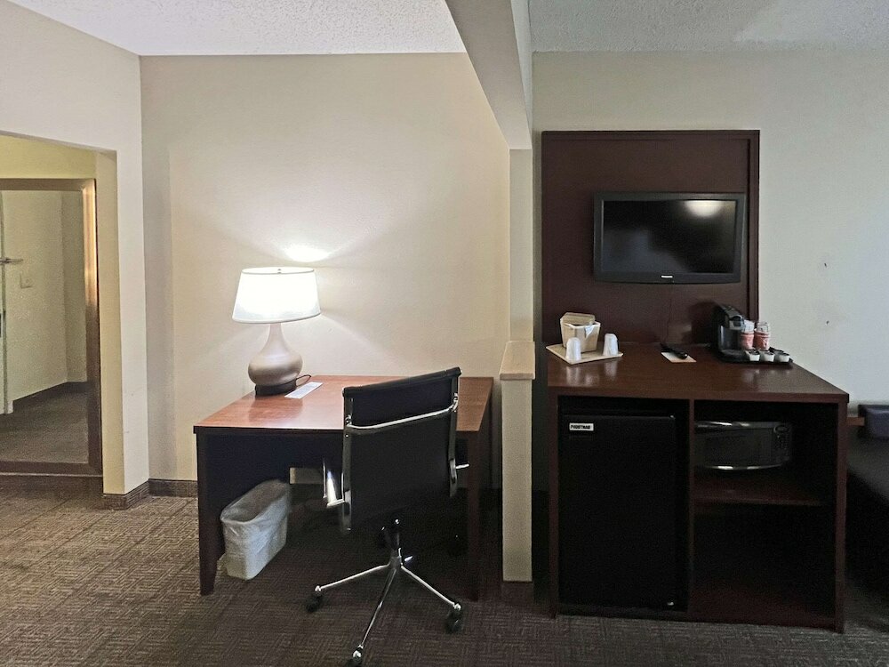 Фото Comfort Suites Peoria Sports Complex