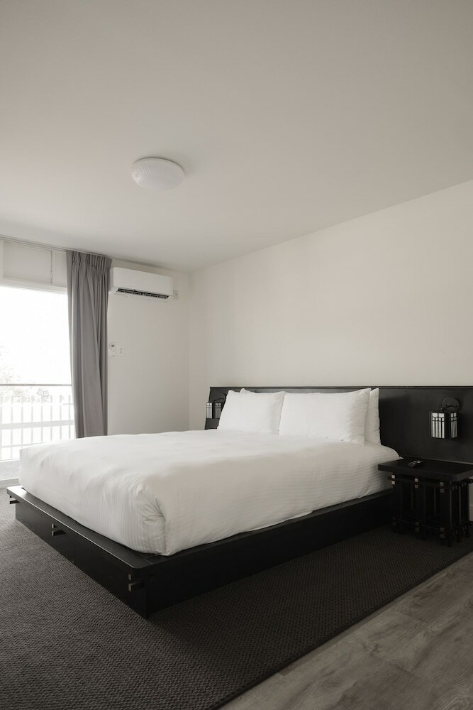 Фото Hollywood Hills Hotel