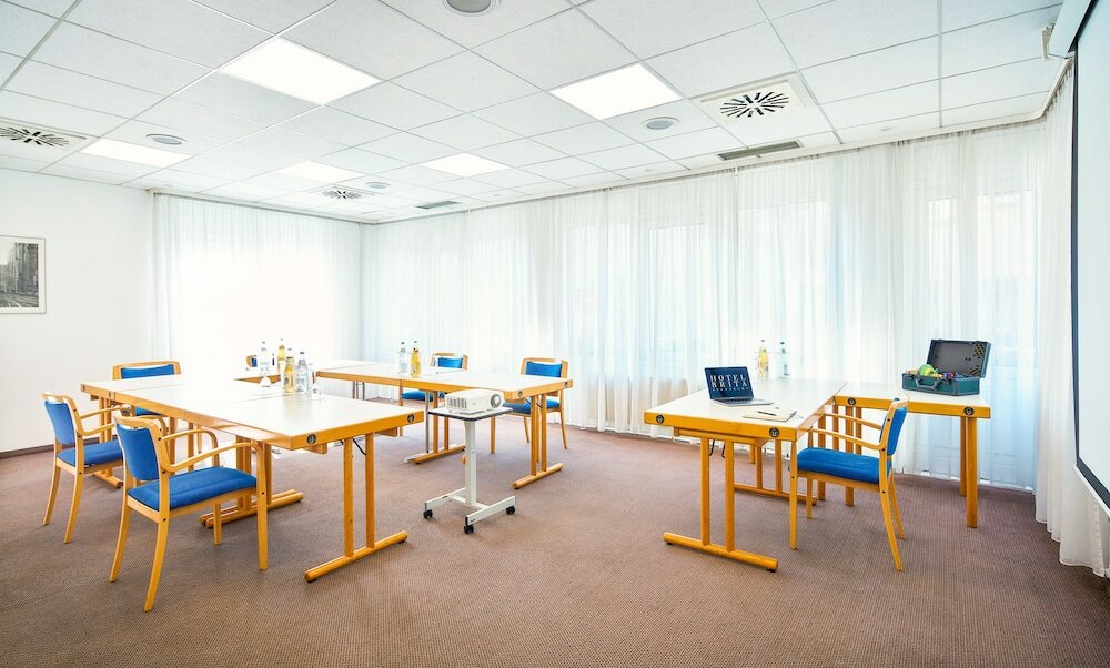 Фото Hotel Brita Stuttgart