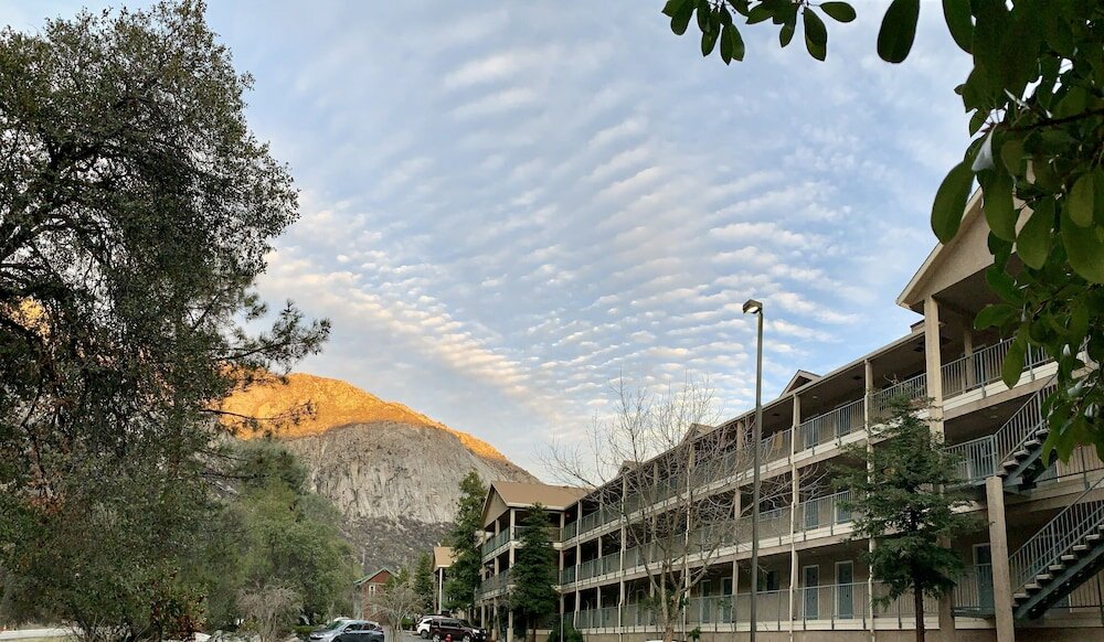 Фото Yosemite View Lodge