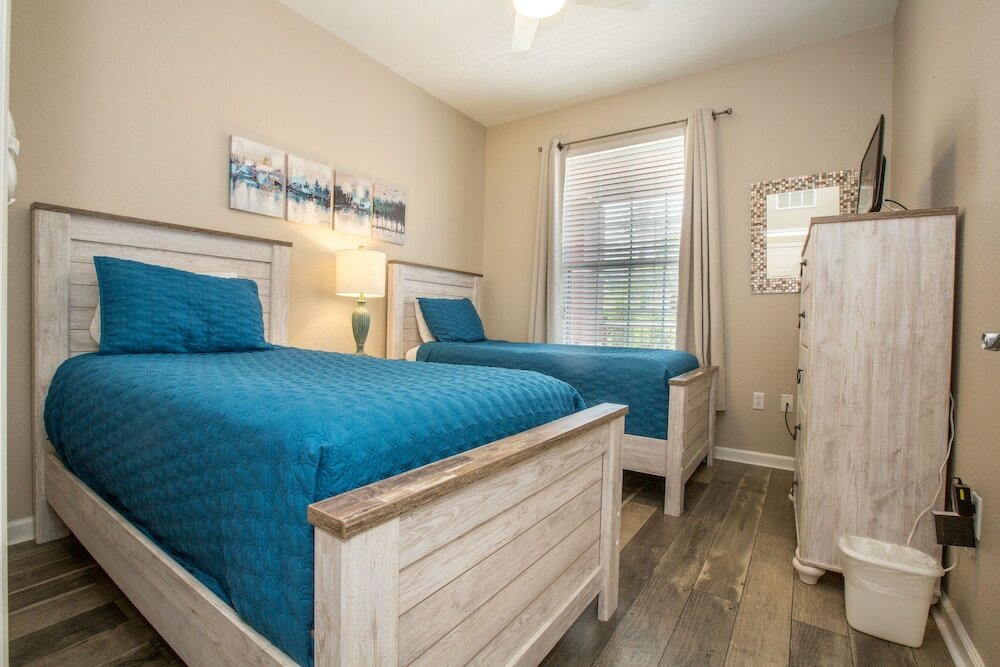 Фото 4862 Cayview Ave № 110