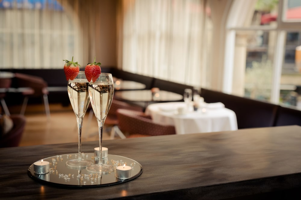 Фото Leopold Hotel