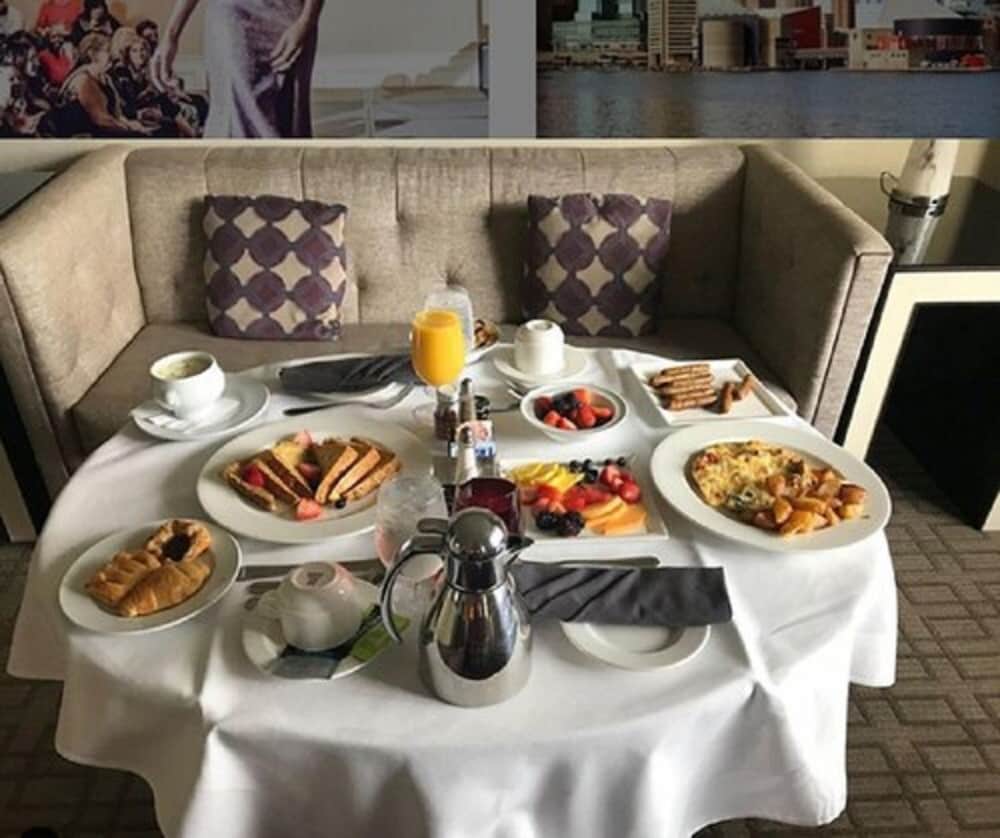 Фото The Royal Sonesta Harbor Court Baltimore