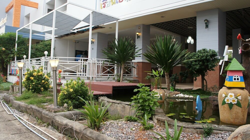 Фото Benjamart Residence