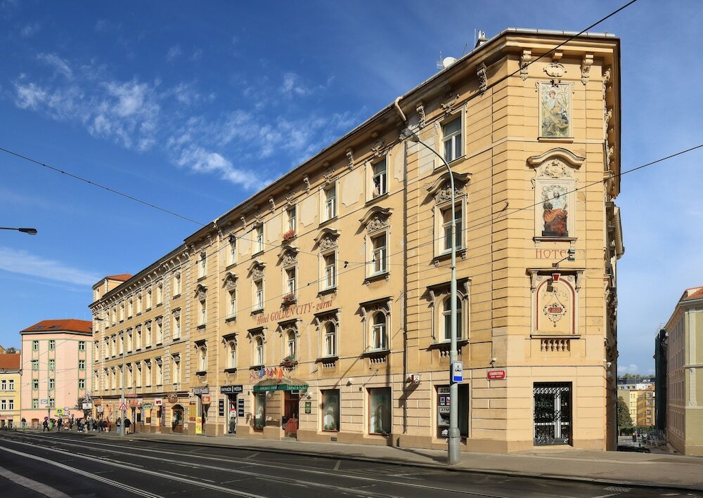 Фото Hotel Golden City Garni