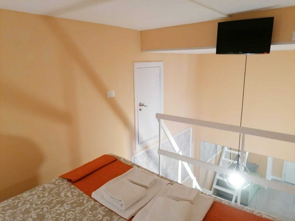 Фото Amedeo Square