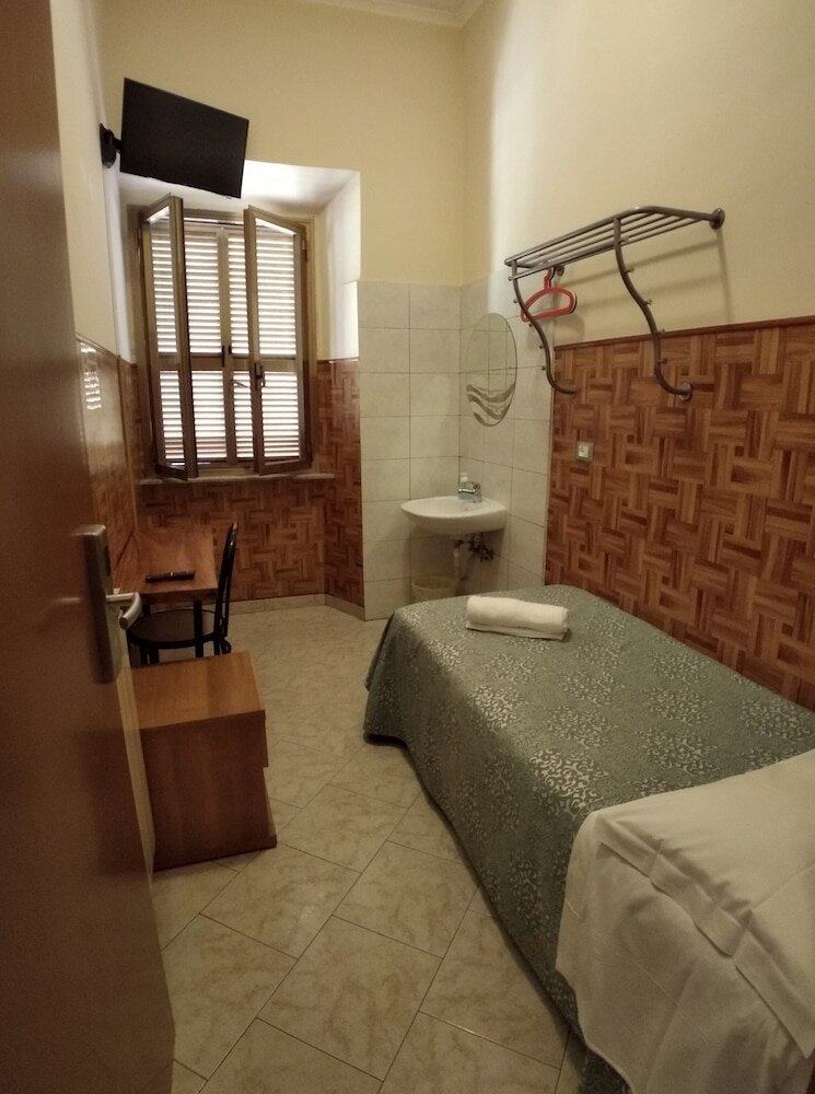 Фото Cressy Hotel