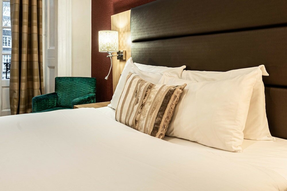 Фото Lancaster Court Hotel