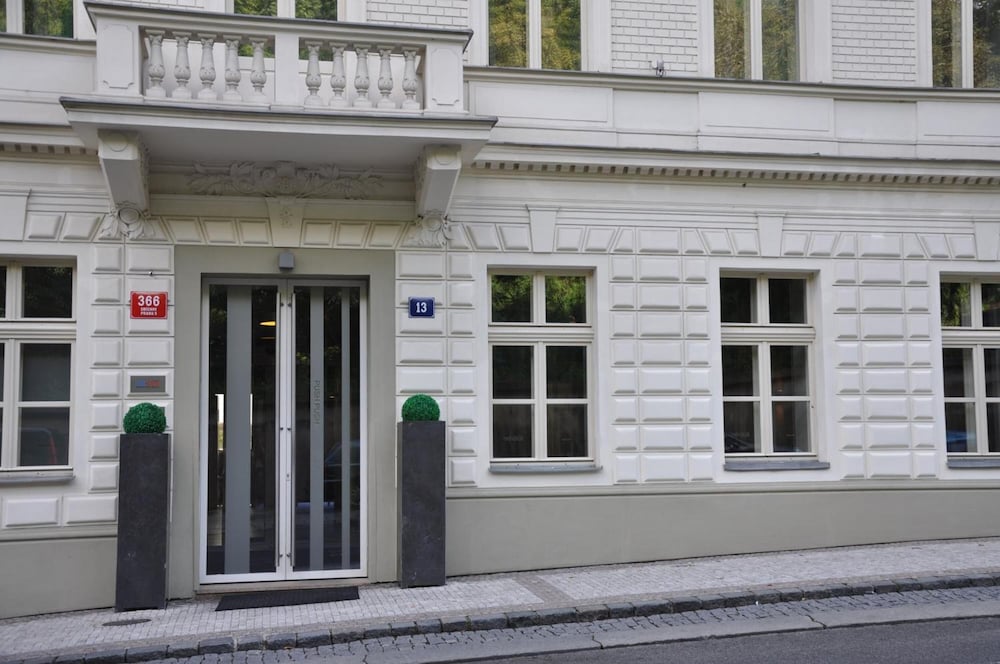 Фото Red and Blue Design Hotel Prague