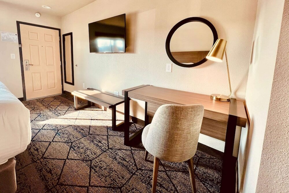 Фото Ramada by Wyndham Modesto Yosemite Area