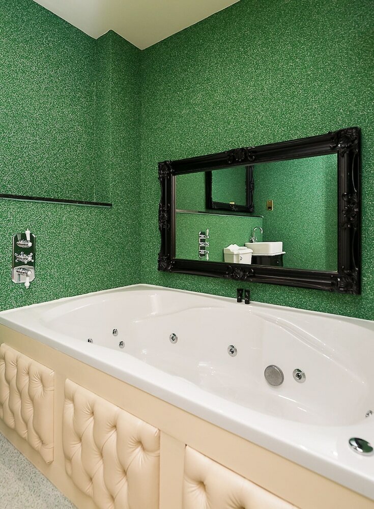 Фото The Dixie Dean Hotel